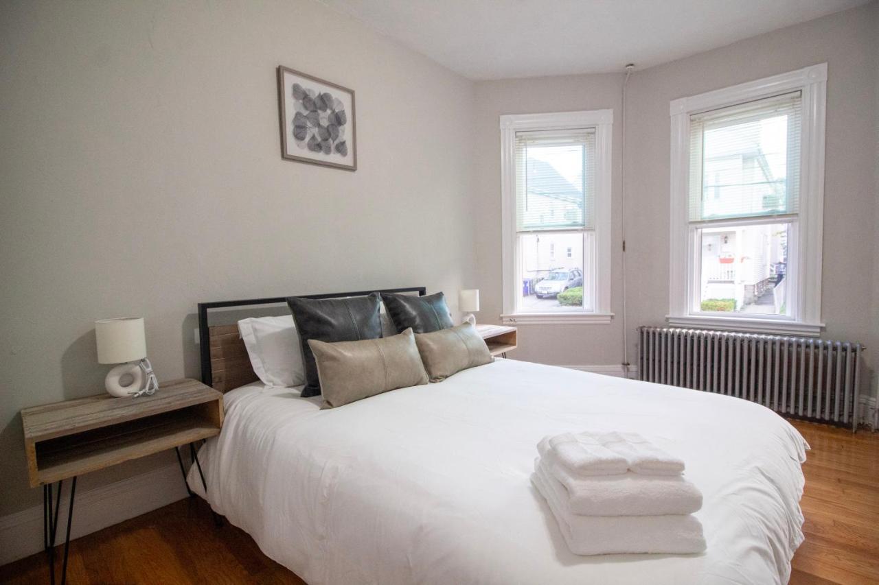 2 Bedroom Condo Close To Boston And Cambridge With Free Parkings Bagian luar foto
