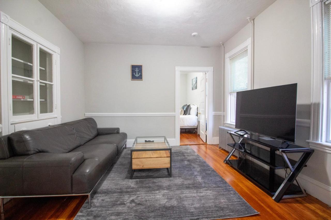 2 Bedroom Condo Close To Boston And Cambridge With Free Parkings Bagian luar foto
